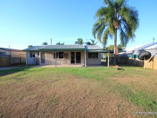 Close to Shops: Lowset Family Home in Deeragun