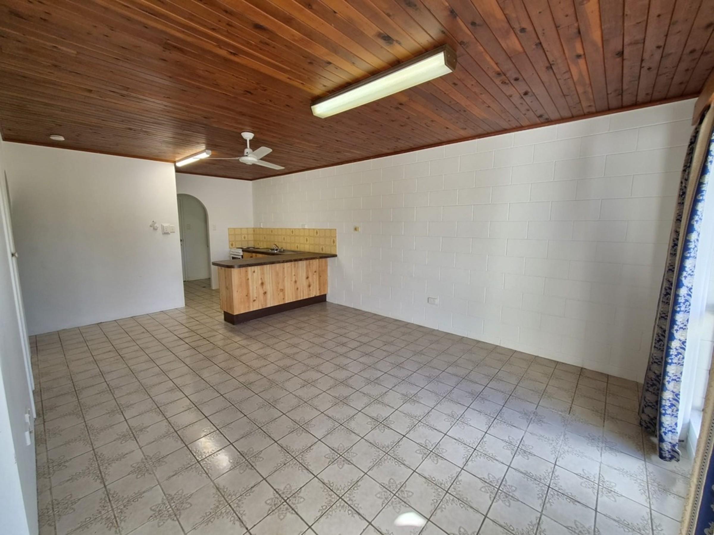 What a Great Location: 2 Bedroom Duplex, Mount Louisa, photo 4 of 7
