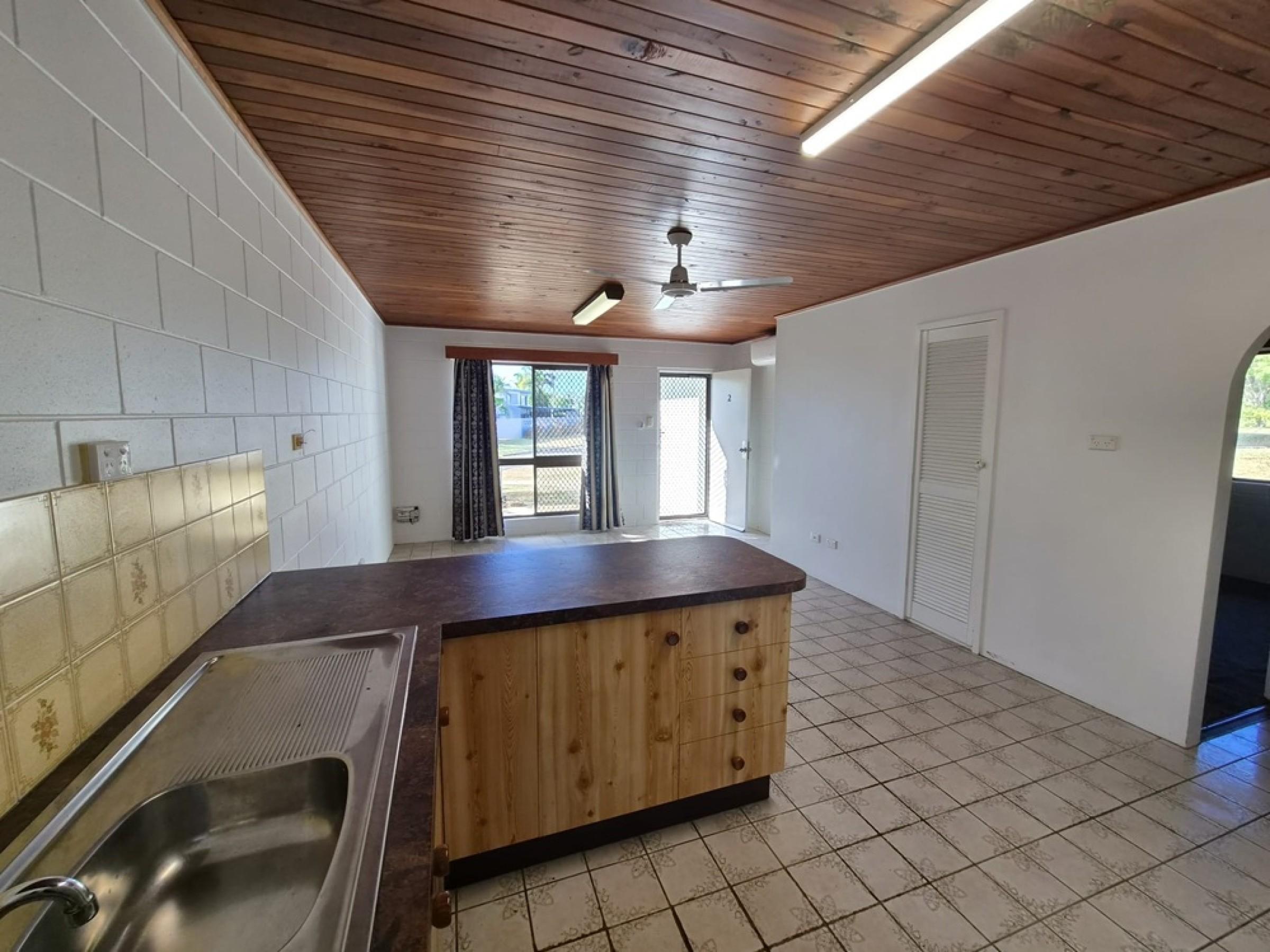 What a Great Location: 2 Bedroom Duplex, Mount Louisa, photo 5 of 7