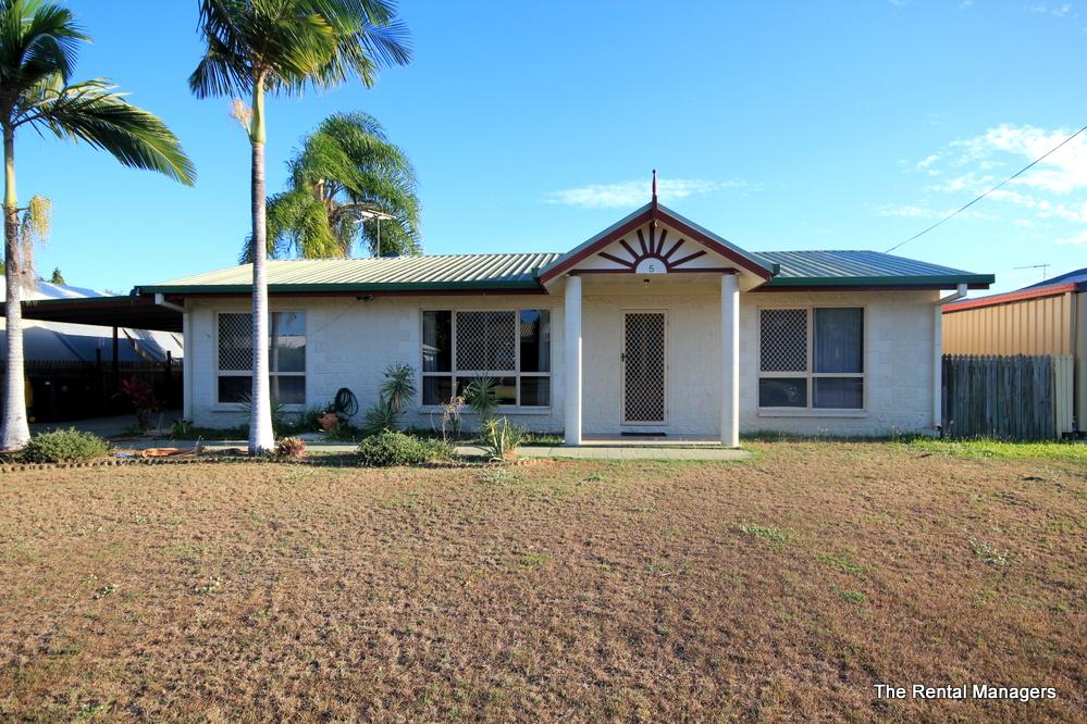 Close to Shops: Lowset Family Home, Deeragun, photo 4 of 7