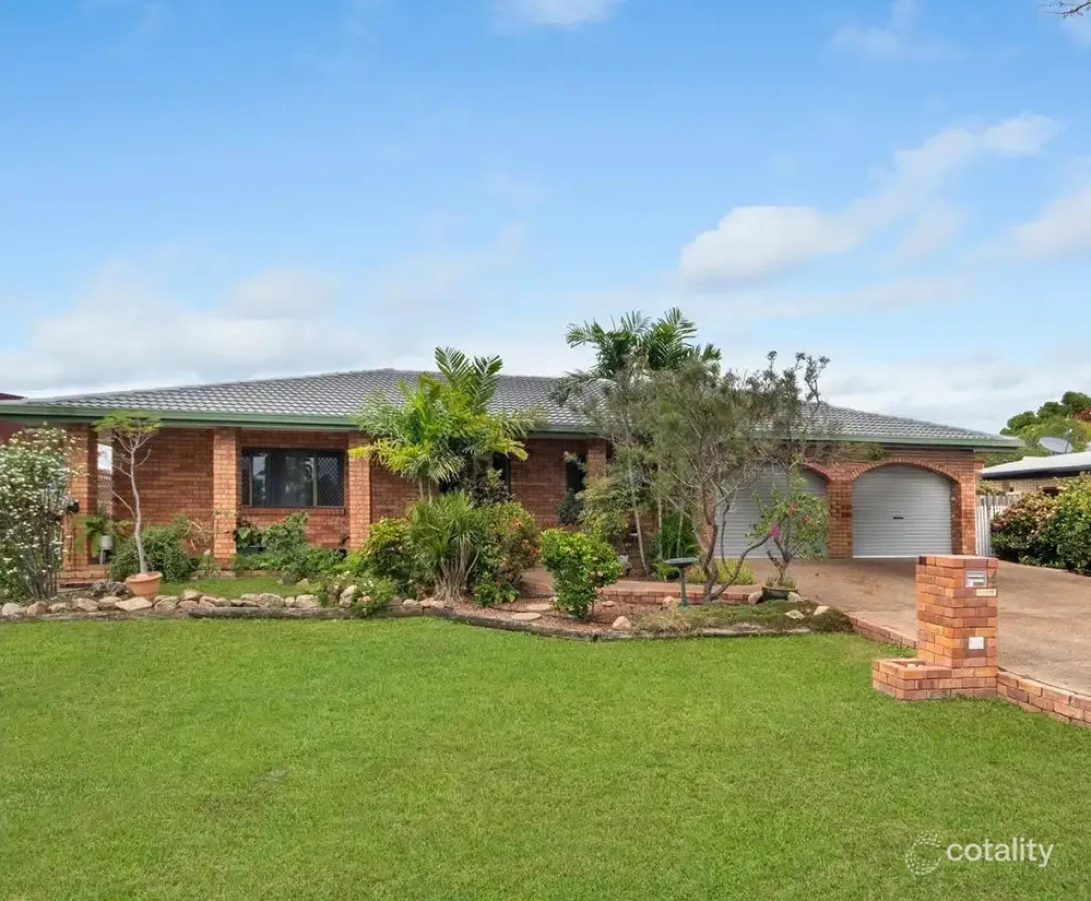 Large Family Home in a Quiet Cul-de-sac, Cranbrook, photo 2 of 7